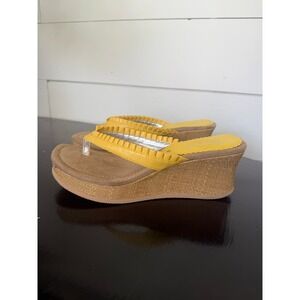 Mudd Yellow Ruffle Platform Wedge Sandals Y2K Thong Slides Size 8M